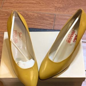 Bullock's Womens Innovator 9B Curry Heels stock # 421 size 60 made in Italy